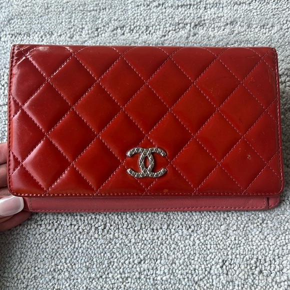 AUTHENTIC Red patent Chanel wallet - Picture 1 of 8